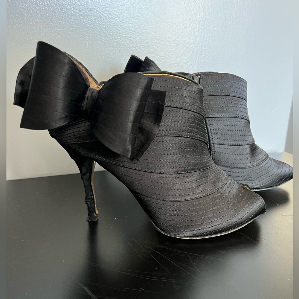 Women’s Ted Baker Bow Booties Sz 8.5